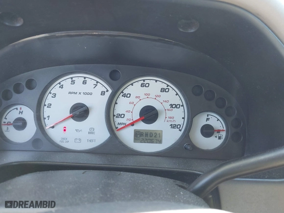 2004 Ford Escape XLT with VIN 1FMCU931X4KB19738, listed as a IAAI auction lot 41925561 with 220,674 mi miles. Bid and sale history available at carsss.com. Image 7.