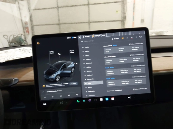 2024 Tesla Model Y Long Range with VIN 7SAYGDEE0RA282634, listed as a IAAI auction lot 41627510 with 23,054 mi miles and . Bid and sale history available at DreamBid. Image 19.
