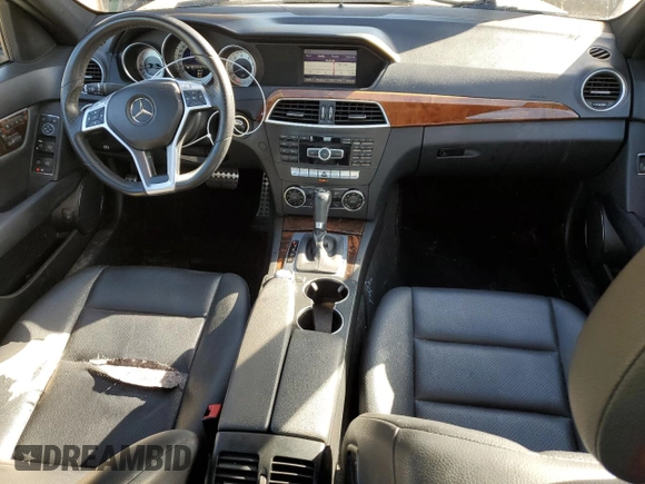 2013 Mercedes-Benz C 300 Sport с VIN WDDGF8AB0DR273278, выставлен на аукционе Copart как лот 46978945 с пробегом 50 400 миль миль и Списание • Salvage title. История ставок и продаж доступна на DreamBid. Изображение 8.