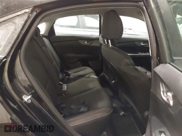 2021 Kia Forte LXS z VIN 3KPF24AD3ME262766, wystawiony jako IAAI lot #42232564 z przebiegiem 14 902 mil mil oraz . Historia ofert i sprzedaży dostępna na DreamBid. Obrazek 8.