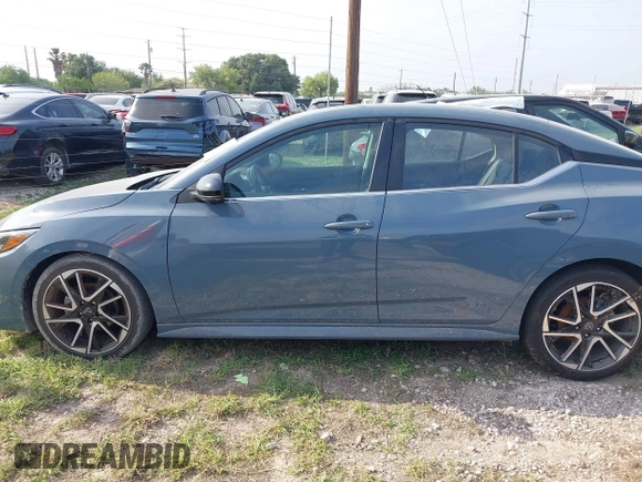 2025 Nissan Sentra SR с VIN 3N1AB8DV9SY217867, выставлен на аукционе IAAI как лот 41945090 с пробегом 6 717 миль миль и . История ставок и продаж доступна на DreamBid. Изображение 14.