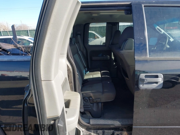 2004 Ford F-150 XLT with VIN 1FTPX14514NB06309, listed as a IAAI auction lot 41202327 with 196,861 mi miles. Bid and sale history available at carsss.com. Image 8.
