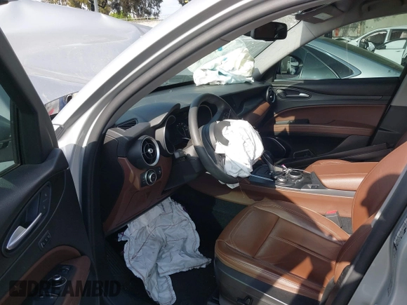 2018 Alfa Romeo Stelvio z VIN ZASFAKAN1J7B89142, wystawiony jako IAAI lot #42192248 z przebiegiem Nie podano mil oraz . Historia ofert i sprzedaży dostępna na DreamBid. Obrazek 18.