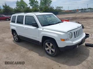 2016 Jeep Patriot High Altitude z VIN 1C4NJRFB3GD627097, wystawiony jako IAAI lot #42383226 z przebiegiem 137 689 mil mil oraz . Historia ofert i sprzedaży dostępna na DreamBid. Obrazek 1.