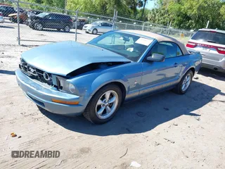 2007 Ford Mustang Deluxe with VIN 1ZVHT84N475331835, listed as a IAAI auction lot 41808427 with 154,968 mi miles and . Bid and sale history available at carsss.com. Image 2.