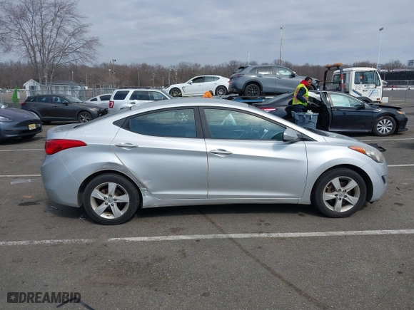 2011 Hyundai Elantra Ltd with VIN KMHDH4AE9BU140051, listed as a IAAI auction lot 41721100 with 185,075 mi miles. Bid and sale history available at carsss.com. Image 12.