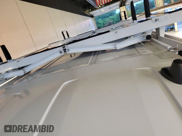 2023 Ford Transit Cargo с VIN 1FTBR1X89PKA75830, выставлен на аукционе IAAI как лот 42907933 с пробегом 17 668 миль миль и . История ставок и продаж доступна на DreamBid. Изображение 4.