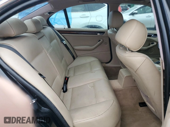 2005 BMW 3 Series 330xi with VIN WBAEW53405PN37902, listed as a Copart auction lot 80821814 with Not provided miles and Salvage title. Bid and sale history available at DreamBid. Image 10.