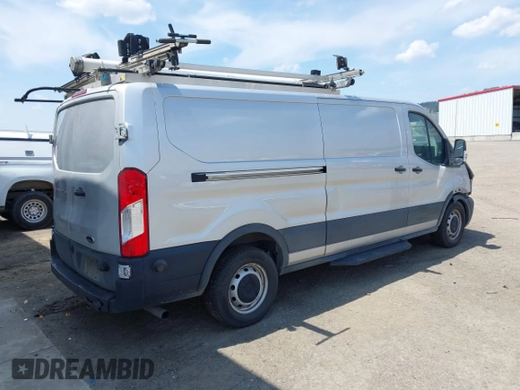 2020 Ford Transit Cargo z VIN 1FTYE1Y80LKB53684, wystawiony jako IAAI lot #42556377 z przebiegiem 102 801 mil mil oraz . Historia ofert i sprzedaży dostępna na DreamBid. Obrazek 4.