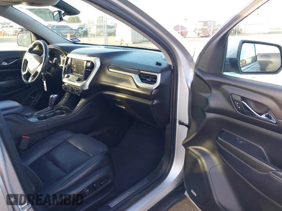2019 GMC Acadia SLT with VIN 1GKKNMLA0KZ100351, listed as a IAAI auction lot 41219026 with 88,751 mi miles. Bid and sale history available at carsss.com. Image 5.