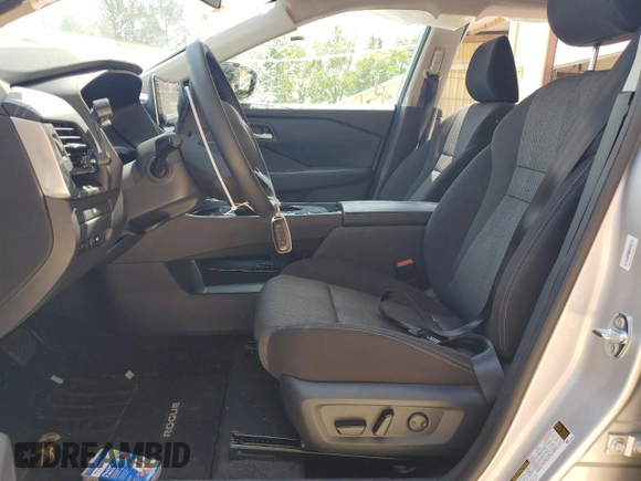 2025 Nissan Rogue SV with VIN 5N1BT3BA5SC813290, listed as a Copart auction lot 53841205 with 8,416 mi miles and Salvage Title. Bid and sale history available at DreamBid. Image 7.