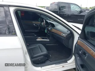 2014 Mercedes-Benz E 350 Luxury z VIN WDDHF8JB0EB017012, wystawiony jako IAAI lot #42368388 z przebiegiem 110 071 mil mil oraz . Historia ofert i sprzedaży dostępna na DreamBid. Obrazek 5.