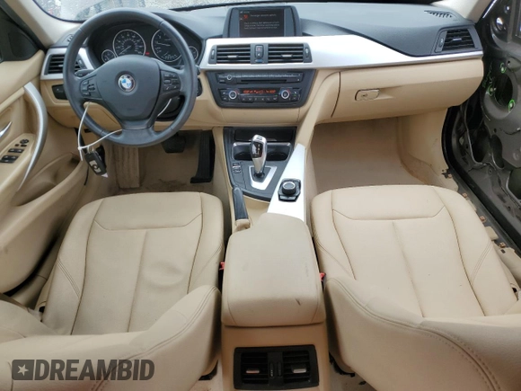 2013 BMW 3 Series 328i z VIN WBA3C1C54DF440529, wystawiony jako Copart lot #48949335 z przebiegiem 83 765 mil mil oraz Szkody całkowita. Historia ofert i sprzedaży dostępna na DreamBid. Obrazek 8.