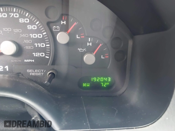 2004 Ford Explorer XLT z VIN 1FMZU73K34UA37992, wystawiony jako IAAI lot #42346103 z przebiegiem 192 043 mil mil oraz . Historia ofert i sprzedaży dostępna na DreamBid. Obrazek 7.