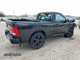 2017 Ram 1500 Tradesman z VIN 3C6JR6AG4HG636931, wystawiony jako Copart lot #60932795 z przebiegiem 157 961 mil mil oraz Szkoda całkowita • Salvage title. Historia ofert i sprzedaży dostępna na DreamBid. Obrazek 3.