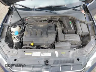 2015 Volkswagen Passat 2.0L TDI SEL Premium with VIN 1VWCV7A32FC013627, listed as a IAAI auction lot 41979341 with 175,728 mi miles. Bid and sale history available at carsss.com. Image 10.