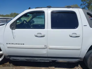 2009 Chevrolet Avalanche LT w/2LT with VIN 3GNEC22029G165263, listed as a IAAI auction lot 41812096 with 206,530 mi miles. Bid and sale history available at carsss.com. Image 15.