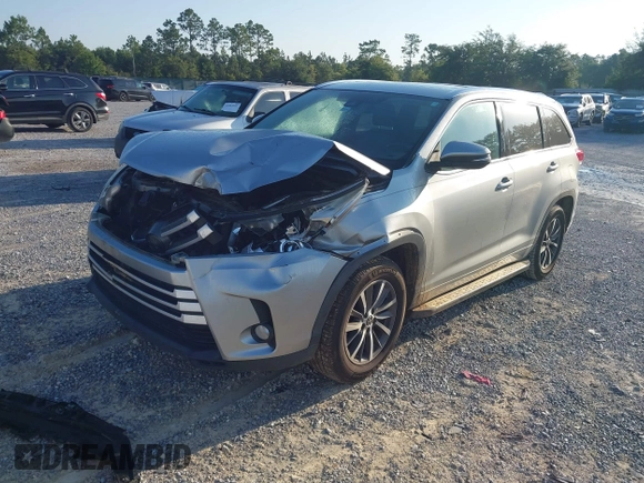 2018 Toyota Highlander SE with VIN 5TDKZRFH7JS531369, listed as a IAAI auction lot 42671645 with 130,222 mi miles and . Bid and sale history available at DreamBid. Image 17.