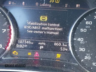 2018 Audi Q7 Premium z VIN WA1AHAF79JD018461, wystawiony jako IAAI lot #41880373 z przebiegiem 107 346 mil mil oraz . Historia ofert i sprzedaży dostępna na DreamBid. Obrazek 7.