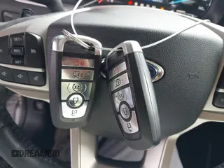 2020 Ford Explorer XLT z VIN 1FMSK8DH0LGD06897, wystawiony jako IAAI lot #41760575 z przebiegiem 71 007 mil mil oraz . Historia ofert i sprzedaży dostępna na DreamBid. Obrazek 11.