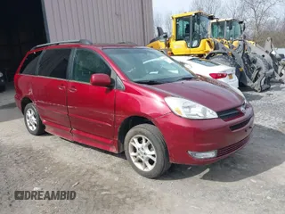 2005 Toyota Sienna XLE with VIN 5TDZA22C85S278883, listed as a IAAI auction lot 42034693 with 85,778 mi miles. Bid and sale history available at carsss.com. Image 1.