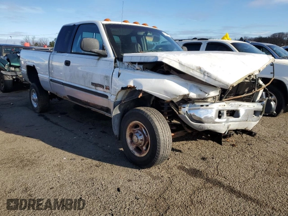 2001 Dodge Ram 2500 with VIN 3B7KF23Z71G205888, listed as a Copart auction lot 82687624 with 0 mi miles and Salvage Title. Bid and sale history available at carsss.com. Image 4.