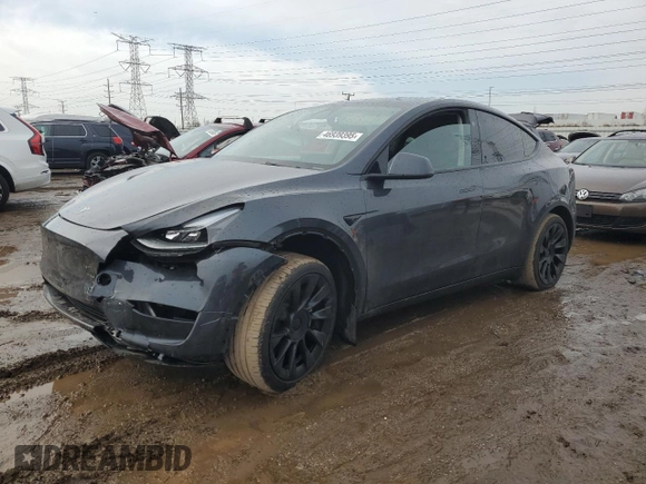 2024 Tesla Model Y Long Range with VIN 7SAYGAEE7RF043096, listed as a Copart auction lot 46939395 with 12,521 mi miles and Salvage Title. Bid and sale history available at DreamBid. Image 1.