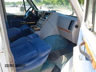 1993 Chevrolet Chevy Van z VIN 1GBEG25K5PF330218, wystawiony jako IAAI lot #42321737 z przebiegiem 203 157 mil mil oraz . Historia ofert i sprzedaży dostępna na DreamBid. Obrazek 5.