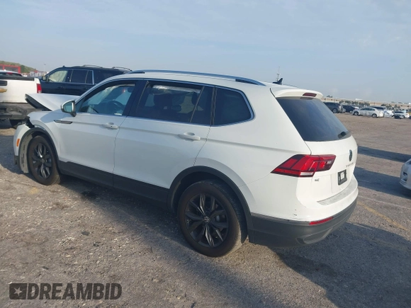 2024 Volkswagen Tiguan SE with VIN 3VV3B7AX3RM120298, listed as a IAAI auction lot 41862454 with Not provided miles and . Bid and sale history available at DreamBid. Image 3.