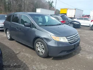 2011 Honda Odyssey LX with VIN 5FNRL5H23BB020474, listed as a IAAI auction lot 41971005 with 155,341 mi miles. Bid and sale history available at carsss.com. Image 1.