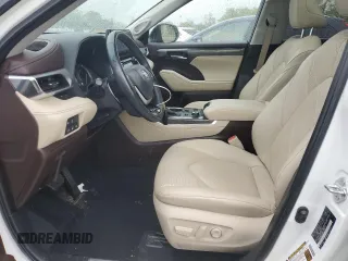 2022 Toyota Highlander Platinum z VIN 5TDFZRBH0NS190765, wystawiony jako Copart lot #57772435 z przebiegiem 33 939 mil mil oraz Szkoda całkowita • Salvage title. Historia ofert i sprzedaży dostępna na DreamBid. Obrazek 7.