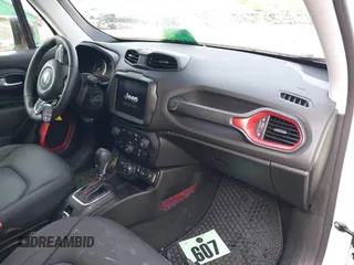 2023 Jeep Renegade Trailhawk z VIN ZACNJDC16PPP73152, wystawiony jako IAAI lot #42128199 z przebiegiem 2 779 mil mil oraz . Historia ofert i sprzedaży dostępna na DreamBid. Obrazek 5.