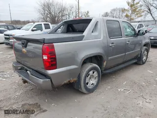 2007 Chevrolet Avalanche LT w/3LT with VIN 3GNFK12367G123414, listed as a IAAI auction lot 41702886 with 253,515 mi miles. Bid and sale history available at carsss.com. Image 4.