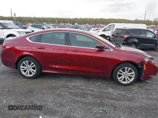 2015 Chrysler 200 Limited z VIN 1C3CCCAB3FN716929, wystawiony jako IAAI lot #42012662 z przebiegiem 112 419 mil mil oraz . Historia ofert i sprzedaży dostępna na DreamBid. Obrazek 13.