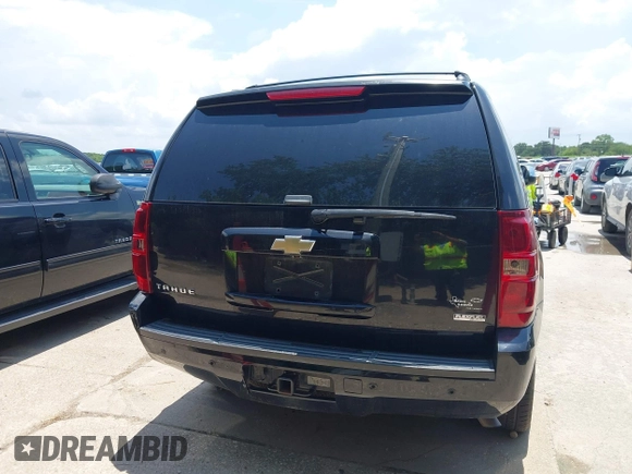 2011 Chevrolet Tahoe LT with VIN 1GNSCBE01BR389984, listed as a IAAI auction lot 42673033 with 289,294 mi miles and . Bid and sale history available at DreamBid. Image 16.