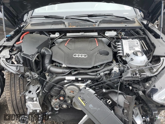 2025 Audi SQ5 Premium Plus with VIN WA1B4AFYXS2032116, listed as a Copart auction lot 60176795 with Not provided miles and Salvage title. Bid and sale history available at DreamBid. Image 12.