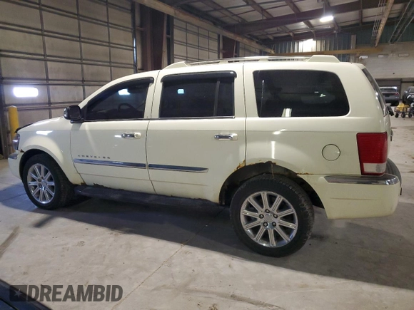 2007 Chrysler Aspen Limited z VIN 1A8HW58247F517239, wystawiony jako Copart lot #52882225 z przebiegiem 131 685 mil mil oraz Szkoda całkowita • Salvage title. Historia ofert i sprzedaży dostępna na DreamBid. Obrazek 2.