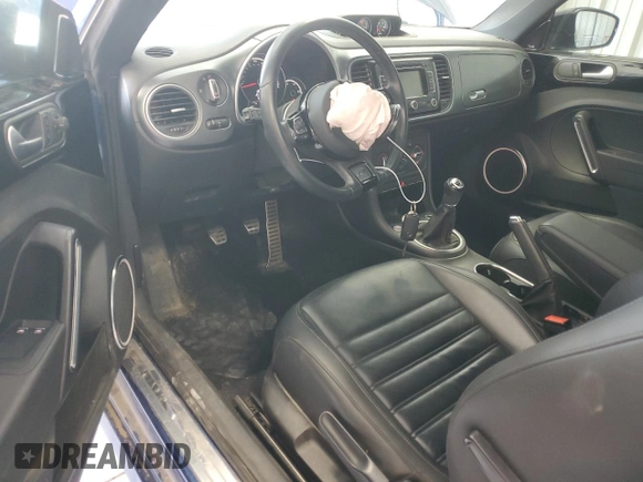 2013 Volkswagen Beetle with VIN 3VW4S7AT9DM687105, listed as a Copart auction lot 62742764 with 90,487 mi miles and Clean Title. Bid and sale history available at DreamBid. Image 8.