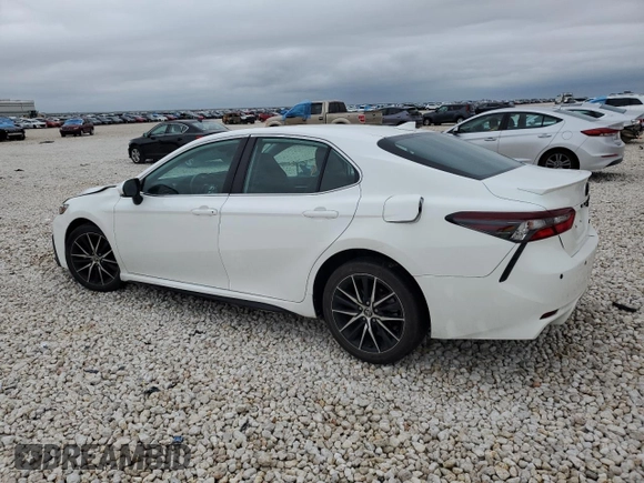 2022 Toyota Camry SE with VIN 4T1G11AK5NU624163, listed as a Copart auction lot 50743215 with 30,773 mi miles and Salvage Title. Bid and sale history available at carsss.com. Image 2.