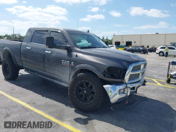 2018 Ram 2500 Big Horn z VIN 3C6UR5ML2JG368807, wystawiony jako IAAI lot #42159084 z przebiegiem 142 326 mil mil oraz . Historia ofert i sprzedaży dostępna na DreamBid. Obrazek 1.
