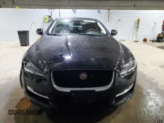 2016 Jaguar XJ R-Sport with VIN SAJWJ1CDXG8V99210, listed as a Copart auction lot 82693224 with 81,978 mi miles and Salvage title. Bid and sale history available at DreamBid. Image 5.