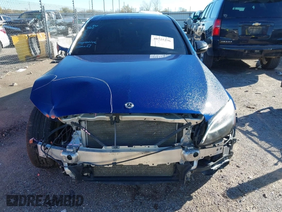 2019 Mercedes-Benz C 300 with VIN 55SWF8EB4KU293518, listed as a IAAI auction lot 40725296 with 61,745 mi miles and . Bid and sale history available at carsss.com. Image 12.