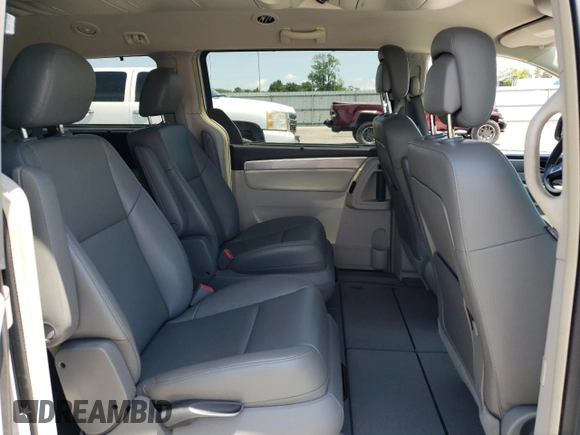 2011 Volkswagen Routan SE with VIN 2V4RW3DG2BR766535, listed as a Copart auction lot 62953345 with 172,620 mi miles and Salvage title. Bid and sale history available at DreamBid. Image 11.