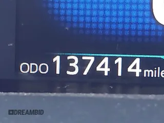 2017 Toyota Prius Plus z VIN JTDKARFP7H3054274, wystawiony jako IAAI lot #41895306 z przebiegiem 137 414 mil mil oraz . Historia ofert i sprzedaży dostępna na DreamBid. Obrazek 16.