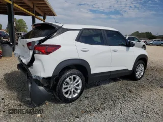 2024 Chevrolet TrailBlazer LS with VIN KL79MNSL4RB081843, listed as a Copart auction lot 72981984 with 9,332 mi miles and Salvage Title. Bid and sale history available at DreamBid. Image 3.