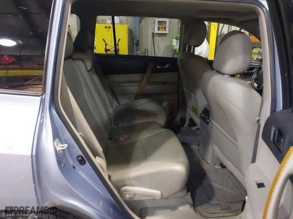 2009 Toyota Highlander Hybrid Limited with VIN JTEEW44A592026718, listed as a IAAI auction lot 41641805 with 247,656 mi miles. Bid and sale history available at carsss.com. Image 8.