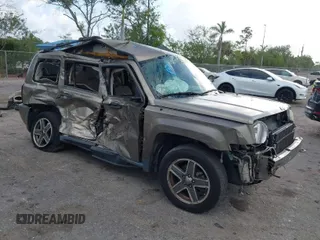 2008 Jeep Patriot Sport with VIN 1J8FF28W08D746927, listed as a IAAI auction lot 41930432 with 164,297 mi miles. Bid and sale history available at carsss.com. Image 1.
