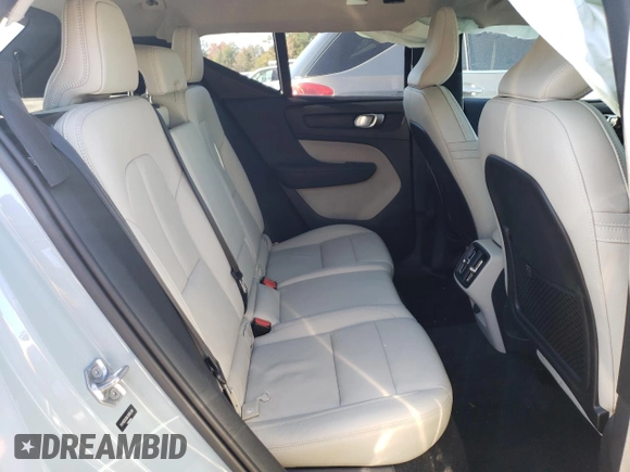 2019 Volvo XC40 Momentum z VIN YV4162XZ0K2004248, wystawiony jako Copart lot #67980802 z przebiegiem 69 296 mil mil oraz . Historia ofert i sprzedaży dostępna na DreamBid. Obrazek 11.