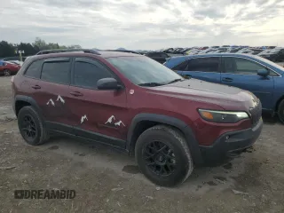 2019 Jeep Cherokee Trailhawk Elite z VIN 1C4PJMBN7KD211588, wystawiony jako Copart lot #49307824 z przebiegiem 54 781 mil mil oraz Szkoda całkowita • Salvage title. Historia ofert i sprzedaży dostępna na DreamBid. Obrazek 4.