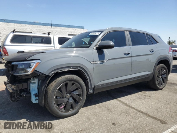 2024 Volkswagen Atlas SE with VIN 1V2JE2CA1RC229108, listed as a Copart auction lot 52820435 with 14,426 mi miles and Salvage title. Bid and sale history available at DreamBid. Image 1.